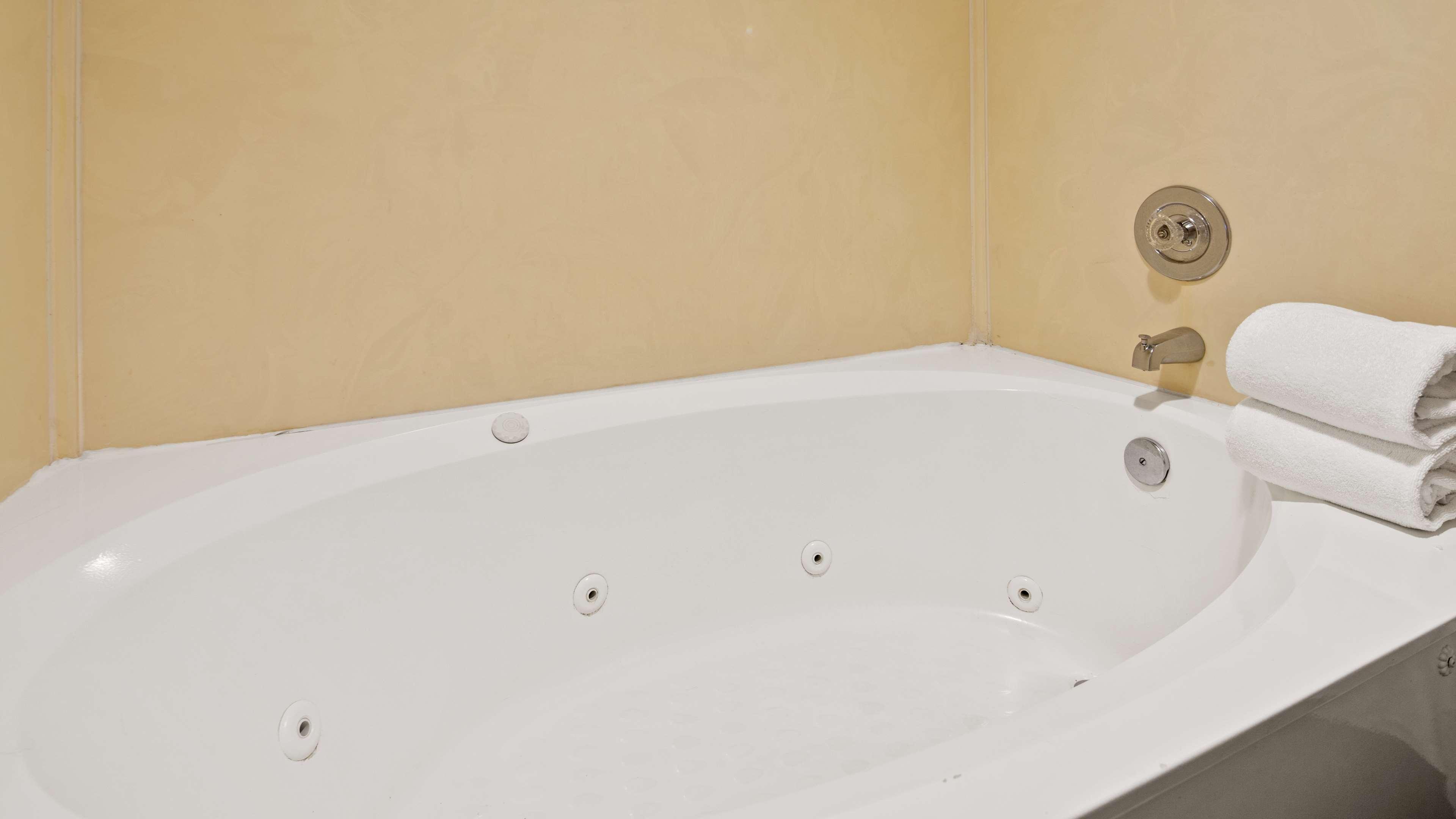 Western Executive Motel 3*